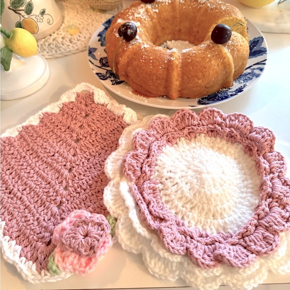 Handmade Crochet Pot Holder Set – 100% Cotton – Kitchen Decor - Picture 1 of 7